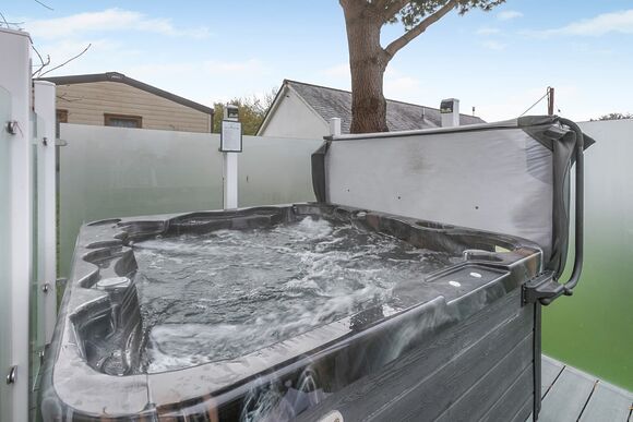 Holywell 2 Bed Hot Tub - St Agnes Holiday Park, Blackwater, St Agnes