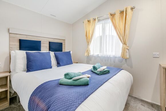 Holywell 2 Bed Hot Tub - St Agnes Holiday Park, Blackwater, St Agnes