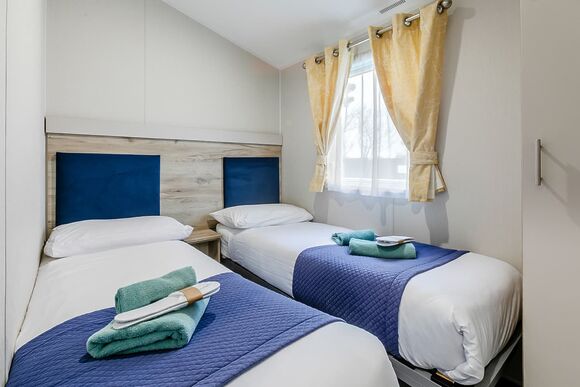 Holywell 2 Bed Hot Tub - St Agnes Holiday Park, Blackwater, St Agnes