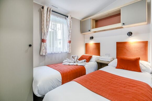 Porthtowan Platinum 3 Bed Hot Tub - St Agnes Holiday Park, Blackwater, St Agnes