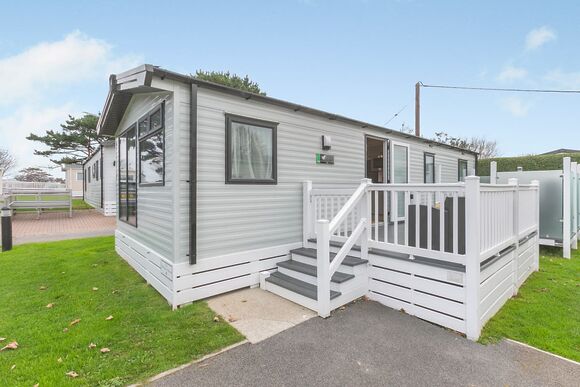 Porthtowan Platinum 2 Bed Hot Tub (Pet) - St Agnes Holiday Park, Blackwater, St Agnes