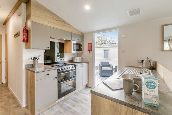 Porthtowan Platinum 2 Bed Hot Tub (Pet) - St Agnes Holiday Park, Blackwater, St Agnes