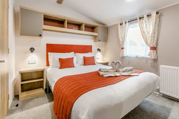 Porthtowan Platinum 2 Bed Hot Tub (Pet) - St Agnes Holiday Park, Blackwater, St Agnes