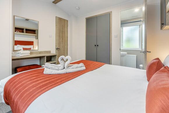 Porthtowan Platinum 2 Bed Hot Tub (Pet) - St Agnes Holiday Park, Blackwater, St Agnes