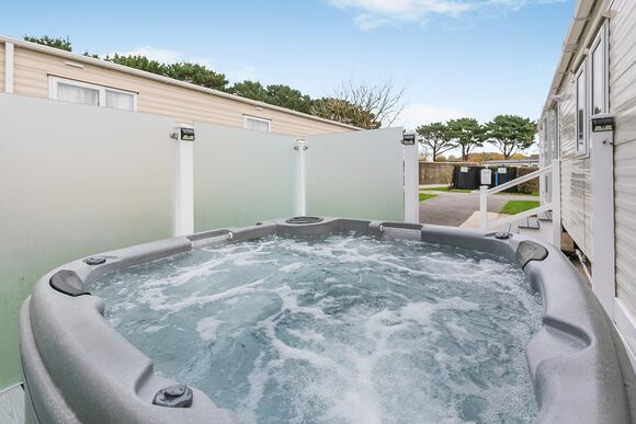 Chapel Porth Deluxe 3 Bed Hot Tub - St Agnes Holiday Park, Blackwater, St Agnes