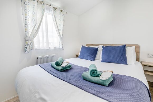 Chapel Porth Deluxe 3 Bed Hot Tub - St Agnes Holiday Park, Blackwater, St Agnes