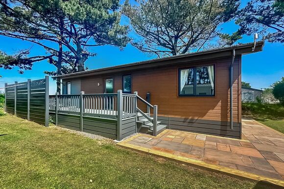 The Meadow Retreat - St Agnes Holiday Park, Blackwater, St Agnes