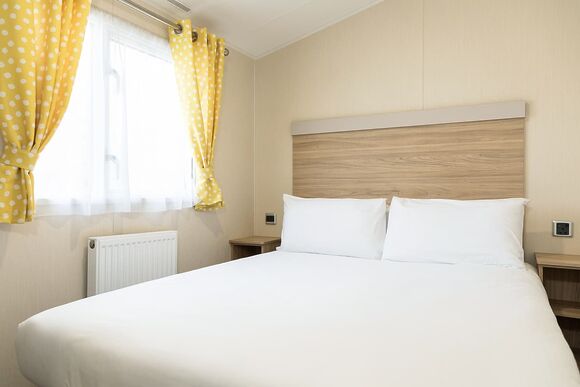 Gold+ Caravan 3 Sleeps 8 - Sand le Mere Holiday Village, Tunstall, Nr Withernsea