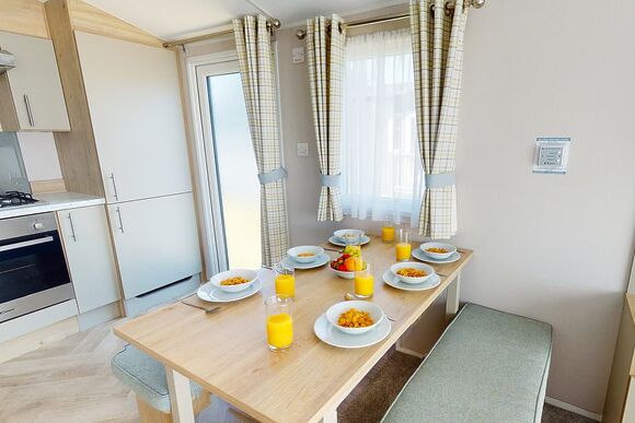 Gold+ Caravan 3 Sleeps 8 - Sand le Mere Holiday Village, Tunstall, Nr Withernsea