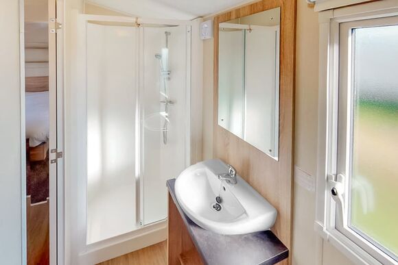 Gold  3 Caravan with Decking sleeps 6 - Sand le Mere Holiday Village, Tunstall, Nr Withernsea