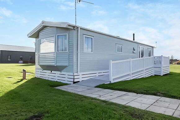 Gold 2 Accessible Pet Friendly Caravan - Sand le Mere Holiday Village, Tunstall, Nr Withernsea