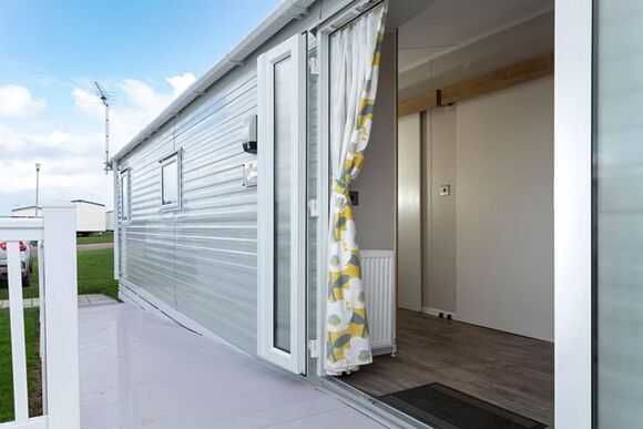 Gold 2 Accessible Pet Friendly Caravan - Sand le Mere Holiday Village, Tunstall, Nr Withernsea