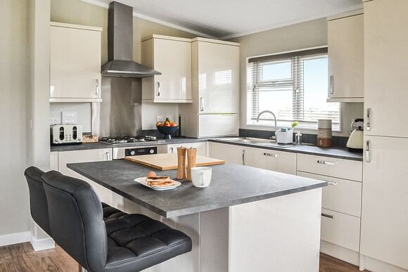 Maple Lodge - Saxon Mound, Elsworth, near Cambridge