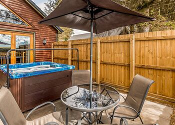 Lyle Executive Lodge - St Andrews Forest Lodges, Kincaple, St Andrews