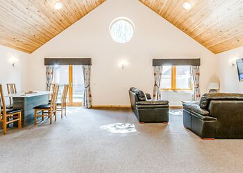 Montgomerie Executive Lodge - St Andrews Forest Lodges, Kincaple, St Andrews