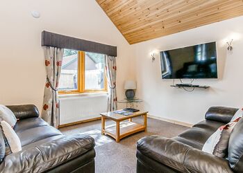 Montgomerie Executive Lodge - St Andrews Forest Lodges, Kincaple, St Andrews