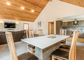 Montgomerie Executive Lodge - St Andrews Forest Lodges, Kincaple, St Andrews