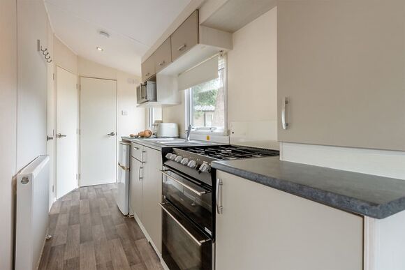 Bronze Caravan with parking - Sandford, Sandford, Poole