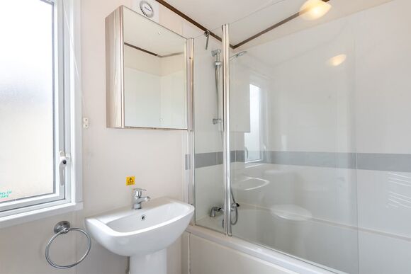 Gold Caravan with parking, ensuite & decking 6 - Sandford, Sandford, Poole
