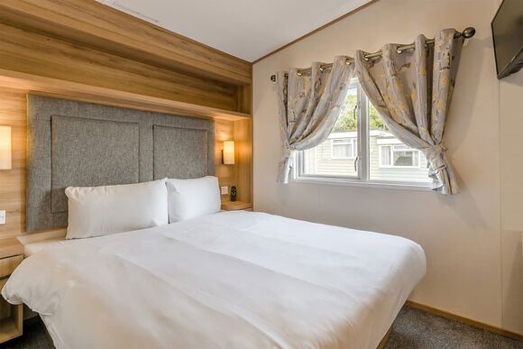 Gold Caravan with decking - Sandford, Sandford, Poole