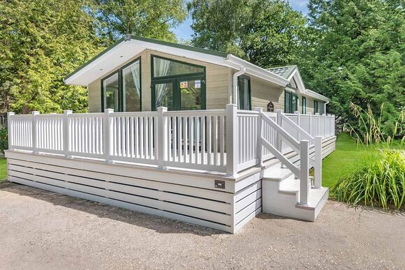 Superior Lodge with parking & decking - Sandford, Sandford, Poole