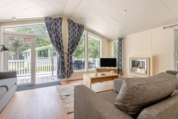 Superior Lodge with parking & decking - Sandford, Sandford, Poole