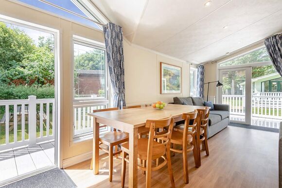 Superior Lodge with parking & decking - Sandford, Sandford, Poole