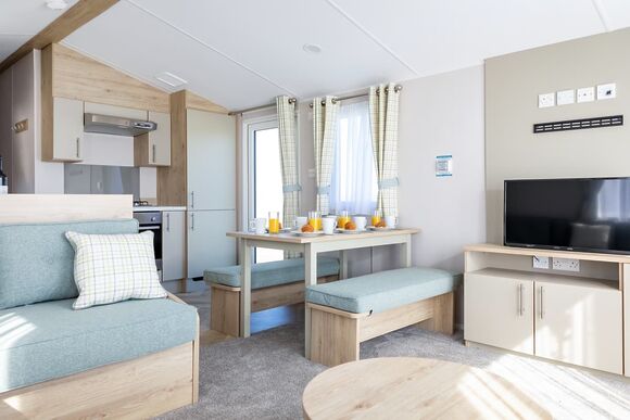 Gold  3 Pet Friendly Caravan - Par Sands, Par