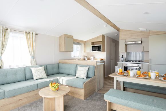 Gold  3 Pet Friendly Caravan - Par Sands, Par
