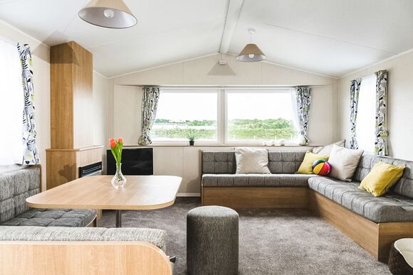 Silver  2 Pet Friendly Caravan sleeps 4 - Par Sands, Par