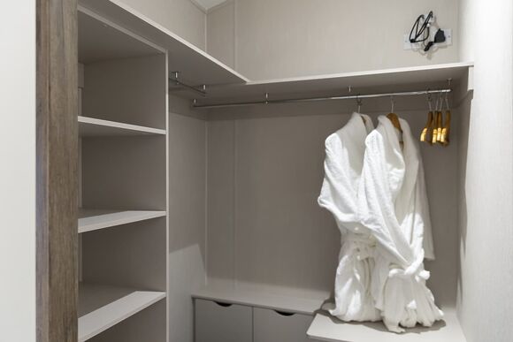 Platinum 2 Lodge with decking - Par Sands, Par