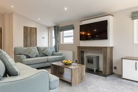 Platinum 2 Lodge with Decking Sleeps - Par Sands, Par