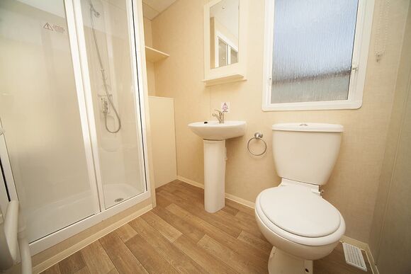 Silver  3 Caravan with Decking (Pet) sleeps 8 - Par Sands, Par