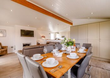 Darcy&rsquo;s VIP - Scarborough Lodge Retreat, Scarborough