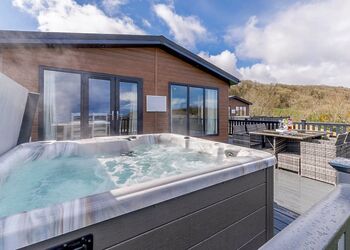 Rochester VIP - Scarborough Lodge Retreat, Scarborough