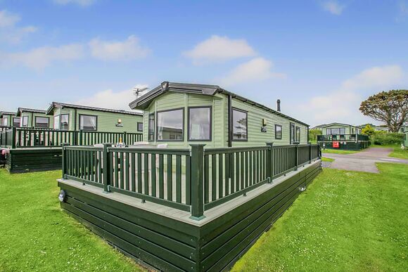 Bronze 2 Bedroom Caravan, Sleeps 6. With parking and decking - Sea Acres, Kennack Sands, The Lizard