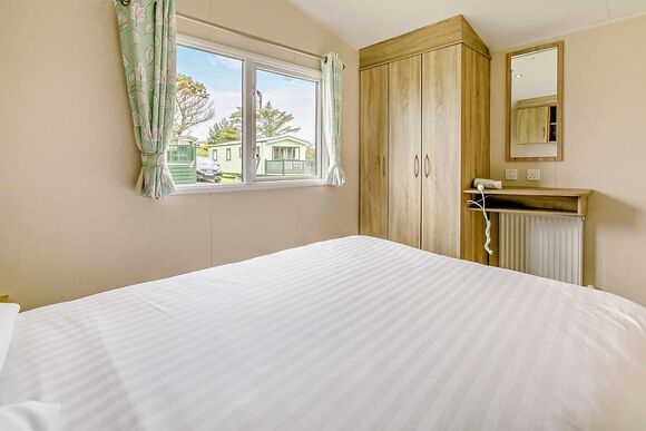 Bronze 2 Bedroom Caravan, slps 6, parking and deck P, Bronze 2 Bedroom Caravan, Sleeps 6. With parking and decking - Sea Acres, Kennack Sands, The Lizard