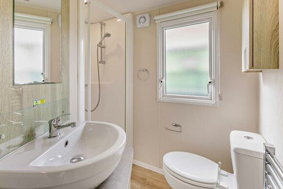 Bronze 2 Bedroom Caravan, slps 6, parking and deck P, Bronze 2 Bedroom Caravan, Sleeps 6. With parking and decking - Sea Acres, Kennack Sands, The Lizard