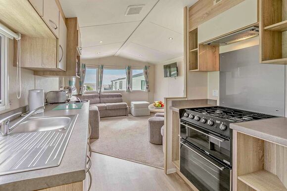 Bronze Caravan with parking, decking & sea view, Bronze Caravan with parking, decking & sea view P - Sea Acres, Kennack Sands, The Lizard