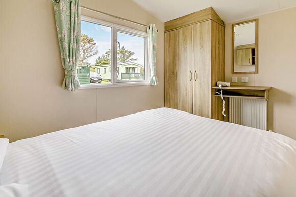 Bronze Caravan with parking, decking & sea view P, Bronze Caravan with parking, decking & sea view - Sea Acres, Kennack Sands, The Lizard