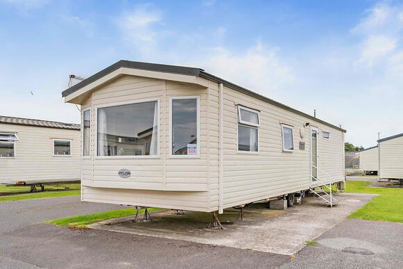 Bronze 3 Bedroom Caravan, Sleeps 8. With parking and decking, Bronze 3 Bedroom Caravan, slps 8, parking and deck P - Sea Acres, Kennack Sands, The Lizard