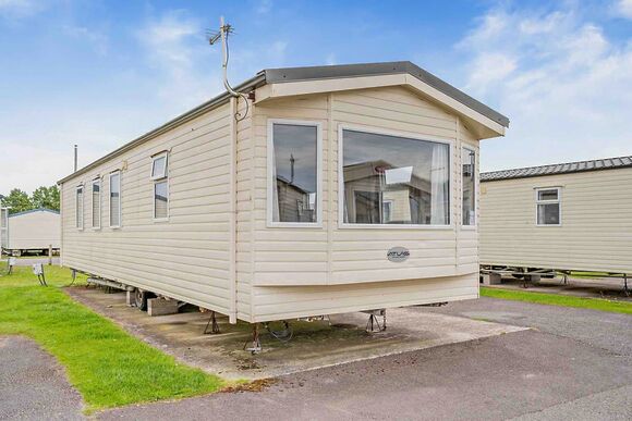 Bronze 3 Bedroom Caravan, slps 8, parking and deck P, Bronze 3 Bedroom Caravan, Sleeps 8. With parking and decking - Sea Acres, Kennack Sands, The Lizard