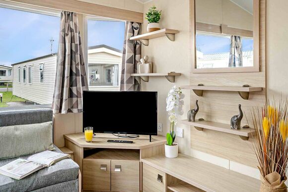 Bronze 3 Bedroom Caravan, slps 8, parking and deck P, Bronze 3 Bedroom Caravan, Sleeps 8. With parking and decking - Sea Acres, Kennack Sands, The Lizard