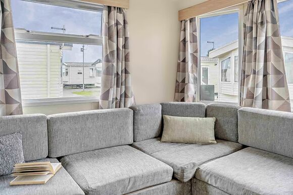 Bronze 3 Bedroom Caravan, Sleeps 8. With parking and decking, Bronze 3 Bedroom Caravan, slps 8, parking and deck P - Sea Acres, Kennack Sands, The Lizard