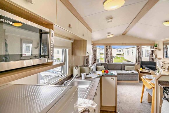 Bronze 3 Bedroom Caravan, Sleeps 8. With parking and decking, Bronze 3 Bedroom Caravan, slps 8, parking and deck P - Sea Acres, Kennack Sands, The Lizard