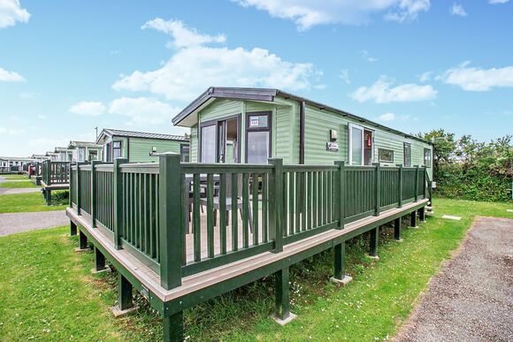 Gold Premium 3 Bedroom Caravan, Sleeps 8. With parking & decking, Gold Premium 3 Caravan, slps 8, parking & decking P - Sea Acres, Kennack Sands, The Lizard