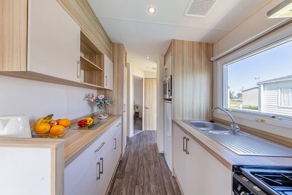 Bronze 1 Bedroom Caravan, Sleeps 3 - Sea Acres, Kennack Sands, The Lizard