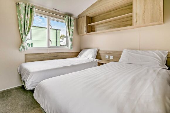 Bronze 2 Bedroom Caravan, Sleeps 6. With parking, Bronze 2 Bedroom Caravan, Sleeps 6 - Sea Acres, Kennack Sands, The Lizard