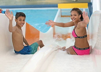 Indoor splash pool