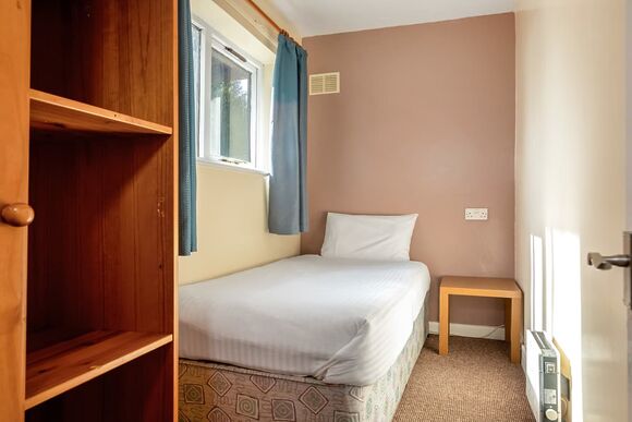 LP24134: Bronze 1 Chalet - Polperro Holiday Park, Polperro, Nr Looe